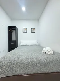 Independent accommodation with terrace - Image 2