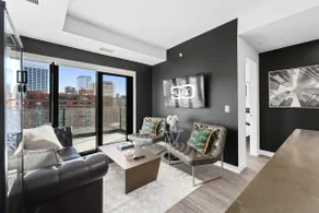 The Manhattan Lounge • Incredible Views • Parking - Image 3