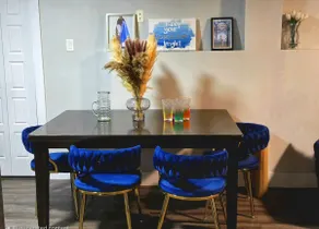 2 Bedroom apt NL Suite cozy spot, great location - Image 3