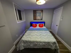 2 Bedroom apt NL Suite cozy spot, great location - Image 5