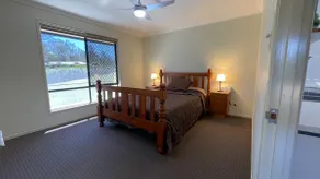 Comfy granny flat on 5 acre property - Image 4