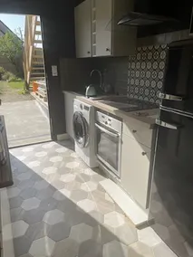 An apartment in a house - Image 5