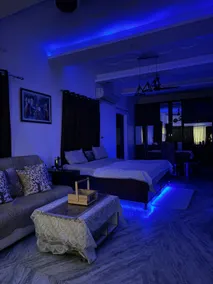 Romantic Sundeck Stay | Open Balcony | Delhi - Image 3