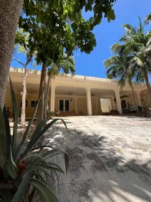 4 Private Rooms and Bathrooms, Big Pool & Parking - Image 5