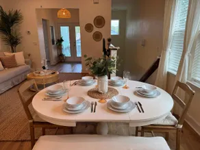 The Orange Blossom Suite Near UF Shands D-town - Image 4