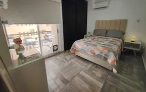Urban Oasis with 3 Bedrooms - Image 5