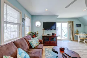 Water Front Apartment - Image 2