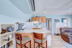 Water Front Apartment - Image 5
