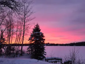 Hot tub & private lakefront | Chalet near Rimouski - Image 2