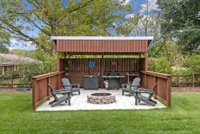 \"The Lodge\"-  APT w/Loft Bedroom, Walnut Bar, Quiet Setting, Covered Parking - Image 4