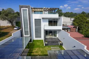 Luxury house with panoramic terrace and fireplace - Image 2