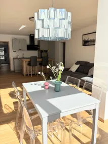 103 m² apartment with conservatory & island kitchen - Image 3