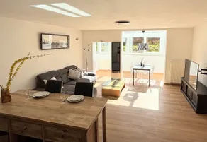 103 m² apartment with conservatory & island kitchen - Image 4