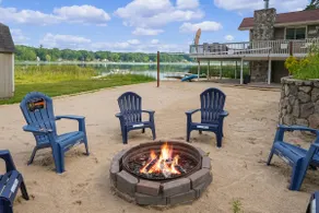 4bd 2bth Lakefront Cottage | Firepit & Kayaks - Image 4