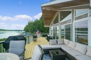 4bd 2bth Lakefront Cottage | Firepit & Kayaks - Image 3