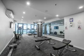 Luxury CBD Apartment, Level 14 Views, Walk to Canberra Centre & Dining & FREE PARKING - Image 2