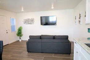 New guest house in Riverside Kingsizebed & sofabed - Image 4