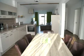 Spacious apartment with sauna & lake view - Image 2