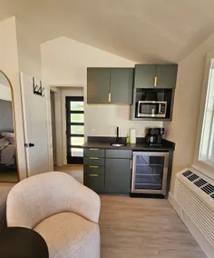 Guest Cottage with Private Drive - Image 4