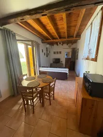 Independent accommodation with air conditioning - Image 3