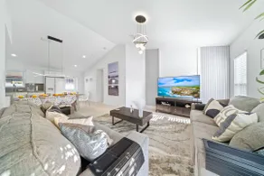 Oasis Vero House 10 min Beach | Jacuzzi & BBQ” - Image 3