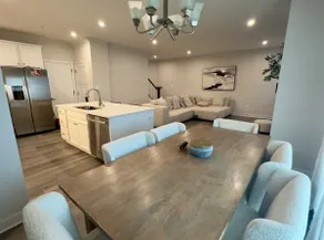 Modern Cozy Bel Air Home - Image 2