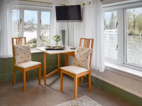 Riverside Retreat - Image 3