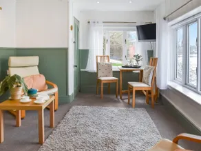 Riverside Retreat - Image 2