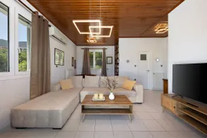 Elegant Coastal Retreat, Hot Tub and Sea Views By KB Hospitality - Image 4