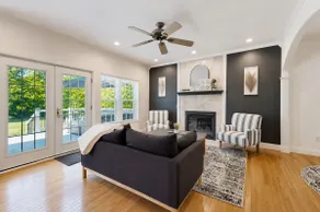 4BR Waterfront house with deck, boat slip, & beach - Image 3