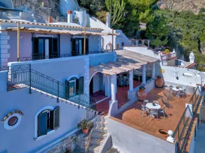 Clifftop Sea Views & Panoramic Terrace - Image 2