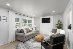 Experience the charm & modern appeal of Bell St. - Image 4
