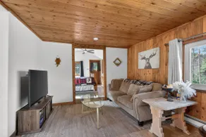 Charming Cabin on Dream Property - Image 4