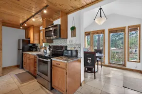 Charming Cabin on Dream Property - Image 5