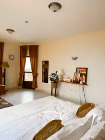 Luxe Loft 2: Cozy 3-Bed Escape - Image 2