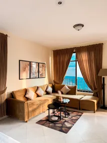 Luxe Loft 2: Cozy 3-Bed Escape - Image 4
