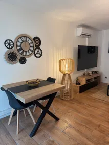 Air conditioning, hot tub, sauna, round bed, arcade game, parking - Image 3