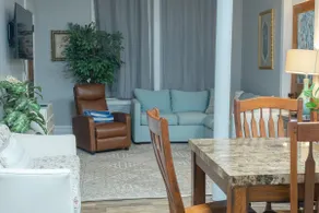Historical Apartment 2 Bedroom Apartment - Image 3