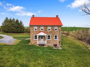 Hilton Avenue Farmhouse York County - Image 2
