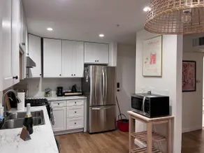 Walkable Downtown Apt - Disneyland, Pool All Year - Image 4
