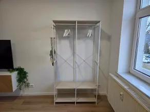 Modern Apt. Keyless Access, Parking, Home Office - Image 3