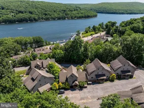 *Lake Views! Hot Tub! Walk to Lake Rentals & Eats* - Image 4