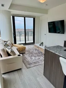 Modern Condo in Mississauga/Oakville - Image 2