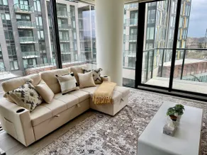 Modern Condo in Mississauga/Oakville - Image 3