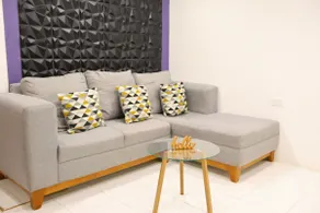 Lolas house - Image 5
