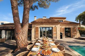 Beautiful villa with pool near sea - Image 5
