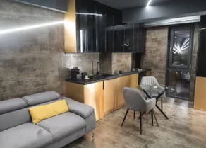 Luna Apartments A - Image 4