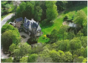 La Chaladrerie large mansion with garden - Image 4