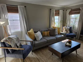 Comfortable&Cozy: Near UE Campus. Upstairs Duplex - Image 2