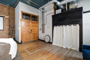 Loft 104 - Image 5